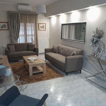 Maison De Luxx , A11 City Center Larissa Esterno foto